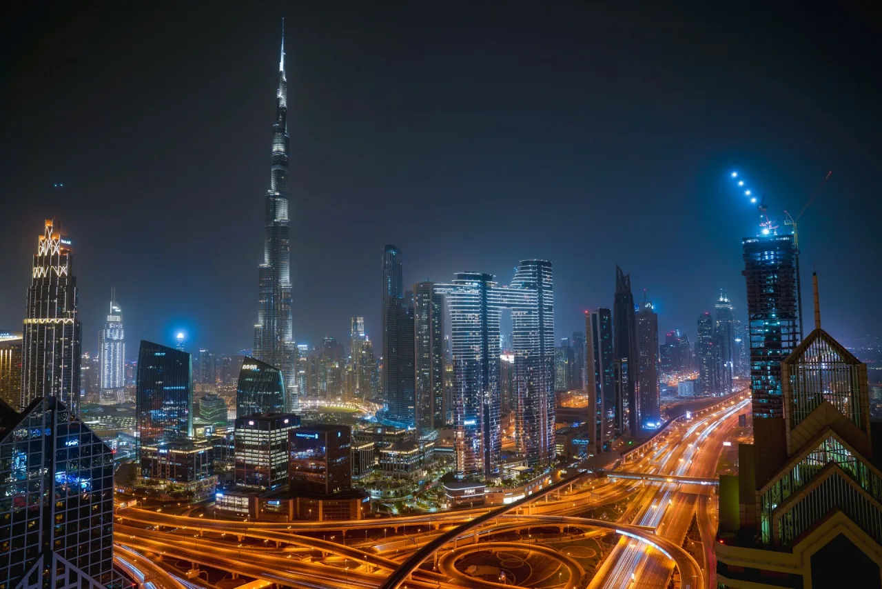Dubai to Abu Dhabi by Private Chauffeur: What to Expect